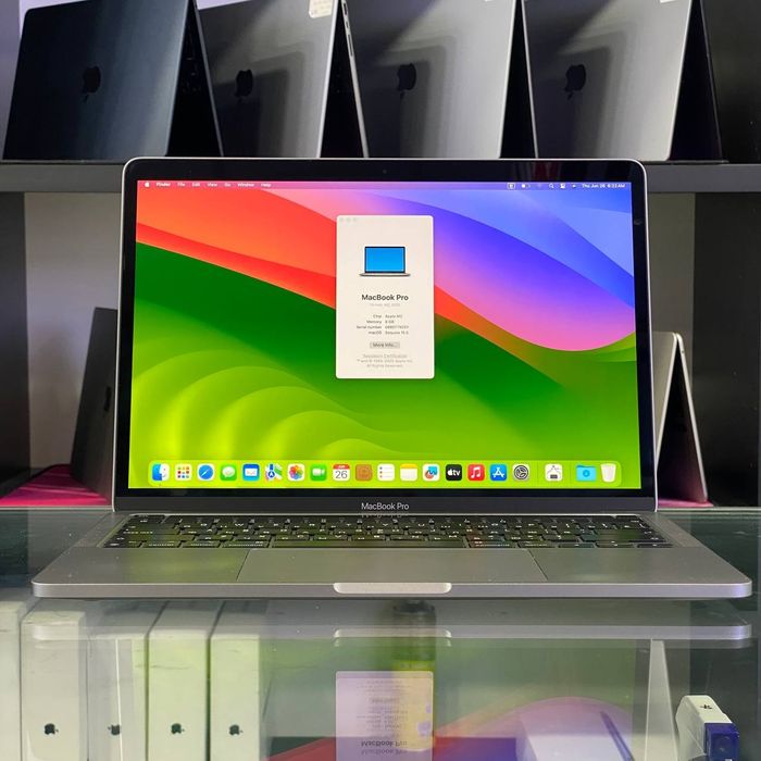 MacBook Pro M2  2022 yil