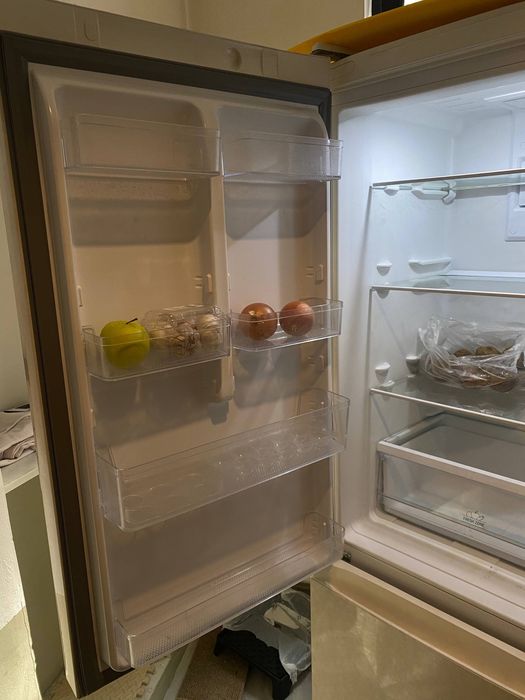 Холодильник Ariston HTR 5180M