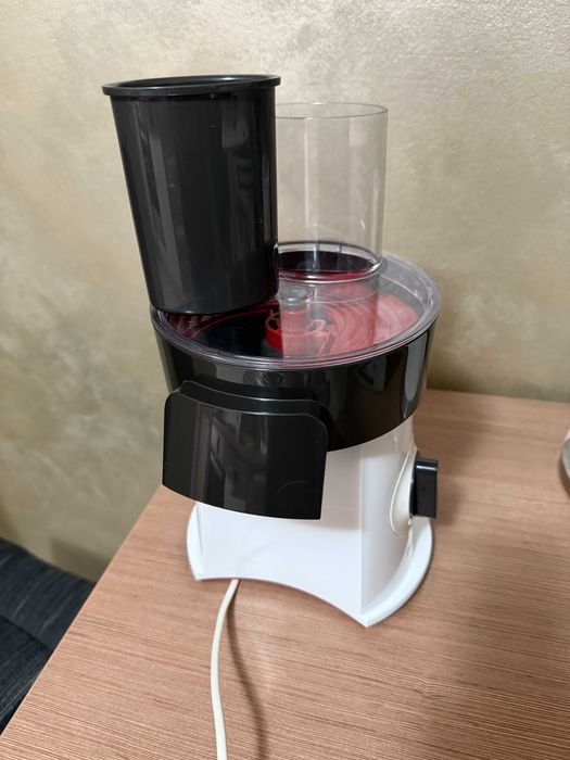 Vand aparat de preparat salate Philips HR1387