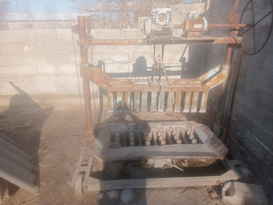 Продам бетономешалка,станок для пискоблоков