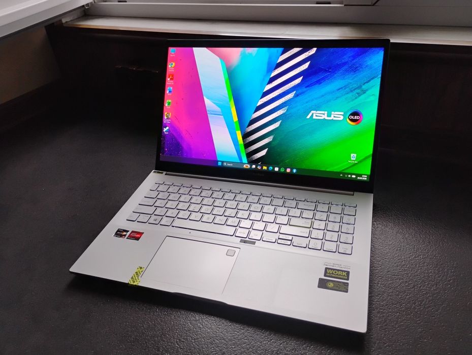 Laptop  Asus - OLED - Ryzen 5 - 5000serie - Rx Vega 7