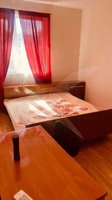 Дава се под наем Тристаен апартамент в Пловдив, Център - 90 кв.м за 425 € - Снимка #2