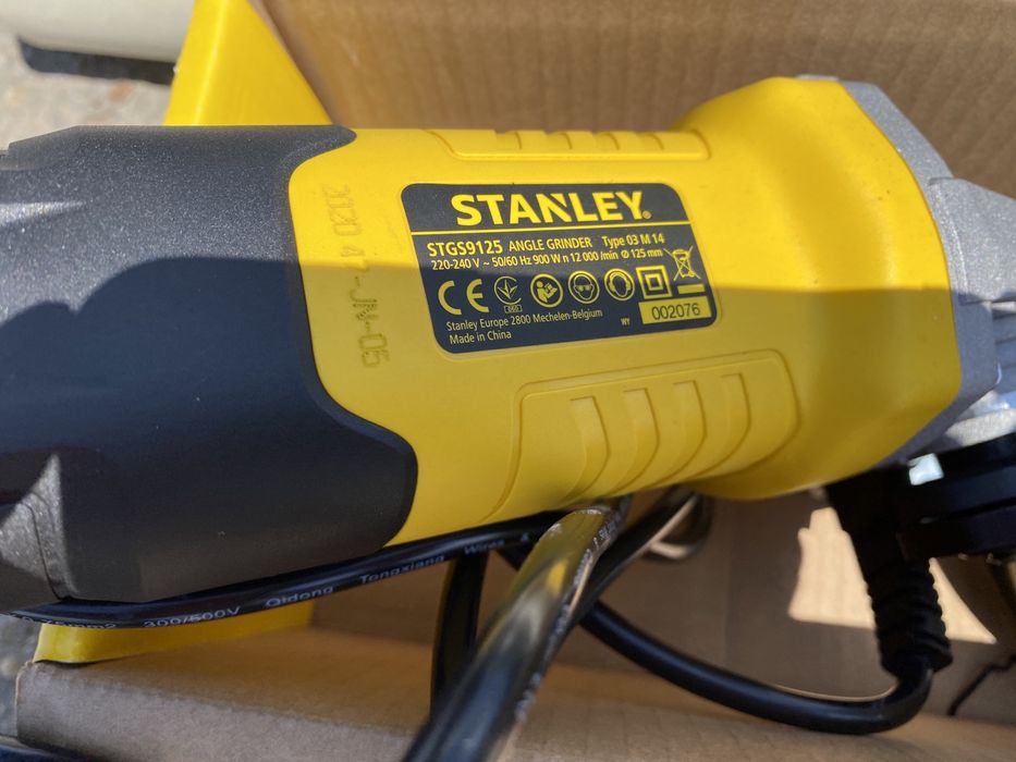 Продам болгарку Stanley новая