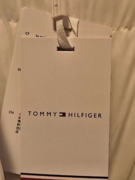 Пухено яке на Tommy Hilfiger, р.М. Ново.