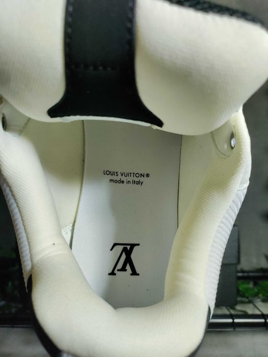 Louis Vuitton marimea 42