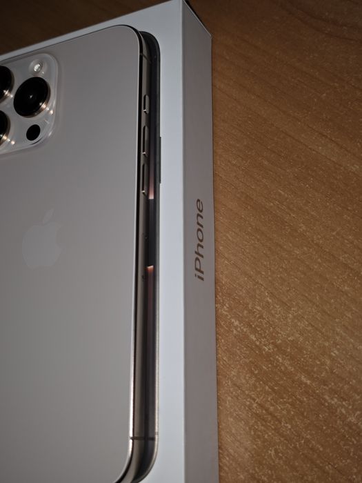 IPhone 16 pro max desert titanium 256gb