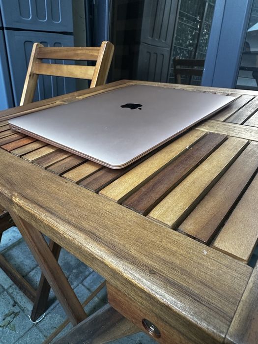 MacBook Air 13.3” Rose Gold 2019 256 Gb 232 Cicluri