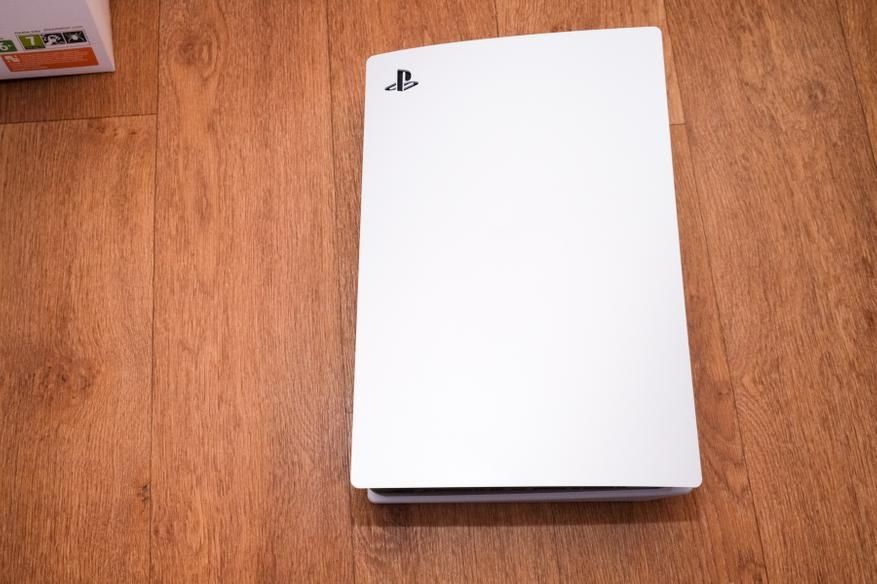 Продам PS 5 в идеальном состоянии