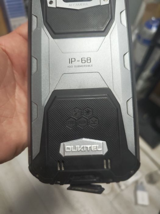 Oukitel WP6 Rugged (10.000 mAh) – Pentru piese sau recondiționat
