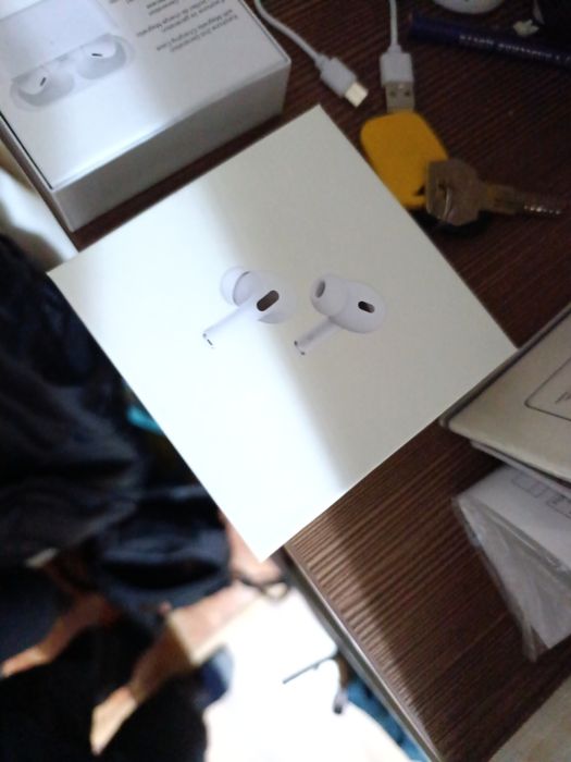 AirPods pro 2, без левого наушника