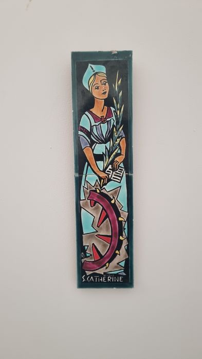 Placheta ceramica vintage Sainte Catherine d Alexandrie anii 1950
