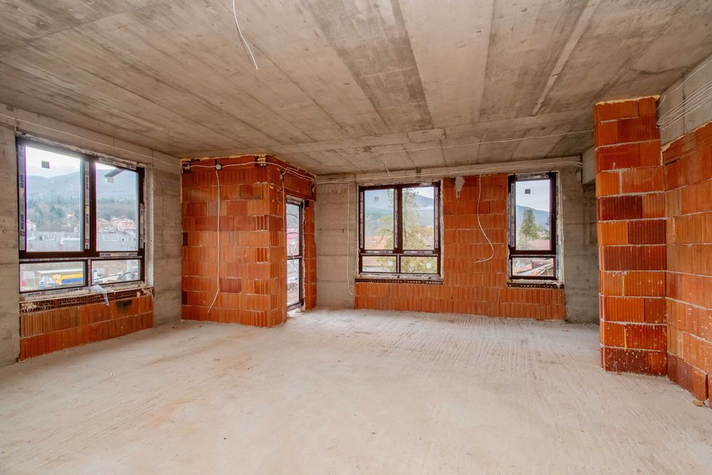 Тристаен апартамент в кв. Княжево