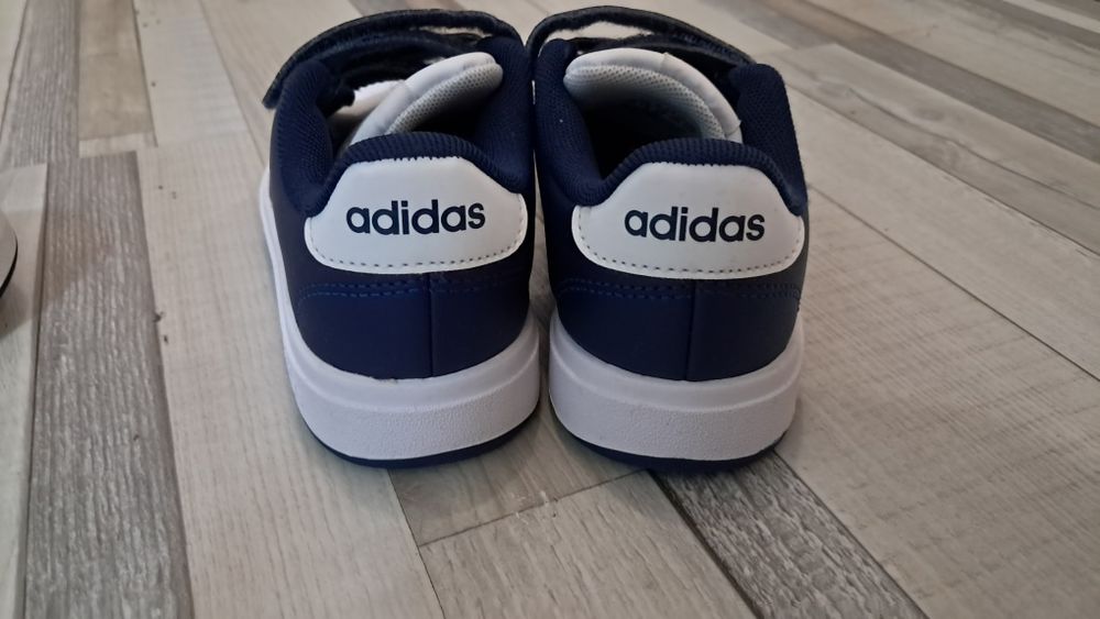 Два чифта детски маратонки adidas