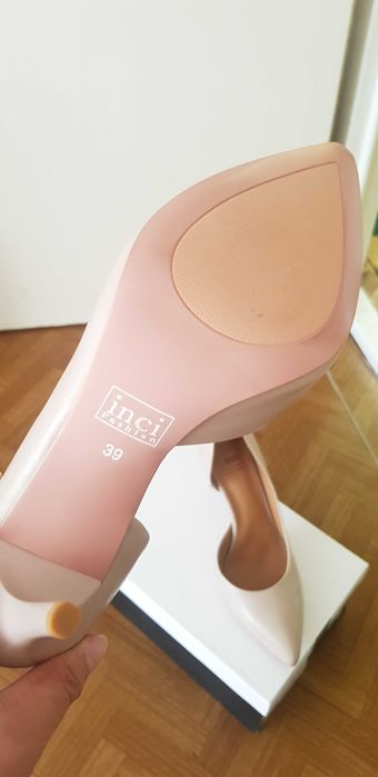 Продам туфли-лодочки