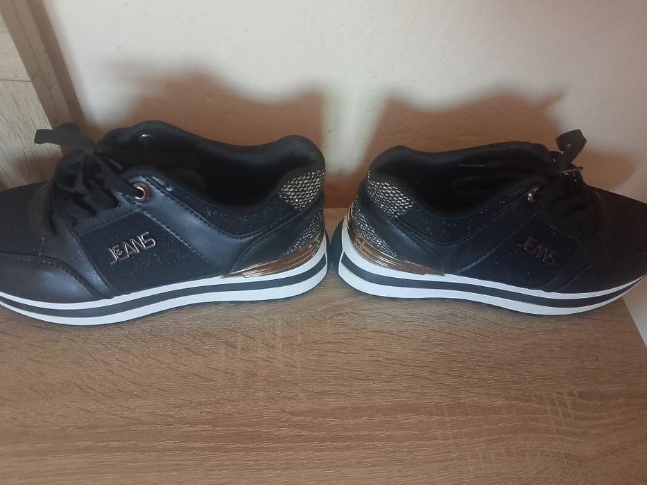 Дамски маратонки