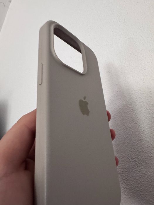 Husa bej logo Apple iphone 15 pro