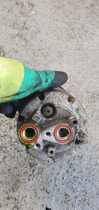 Compresor ac ford focus 2 2.0 tdci an 2009