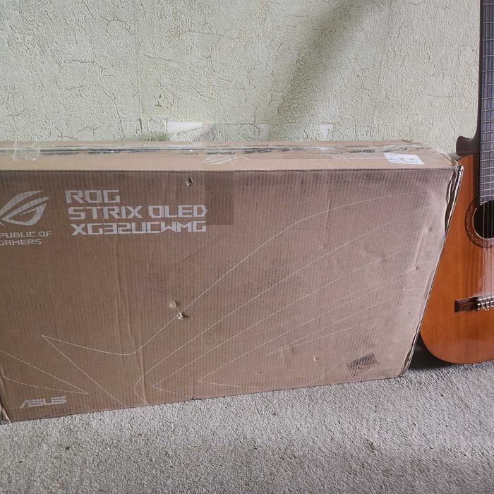 ASUS ROG Strix OLED XG32UCWMG  топовый игровой монитор 4K-OLED