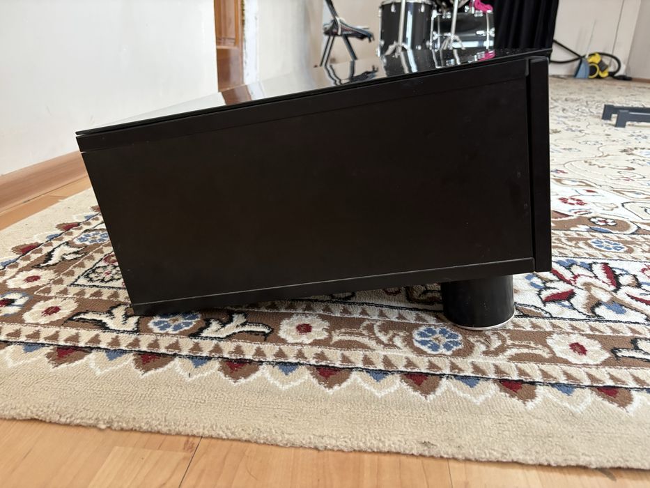 Тумба-подставка под телевизор