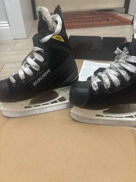 Продам коньки хокейные оригинал б/у размер 28 в хорошем состоянии