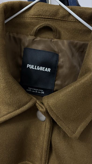 Куртка из искусственной замши pull&bear