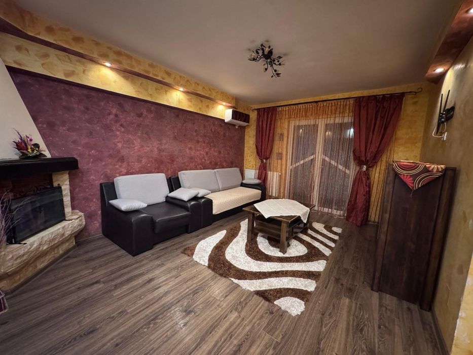 Inchiriez apartament 3 camere zona ultracentrala Pascal, mun.Roman