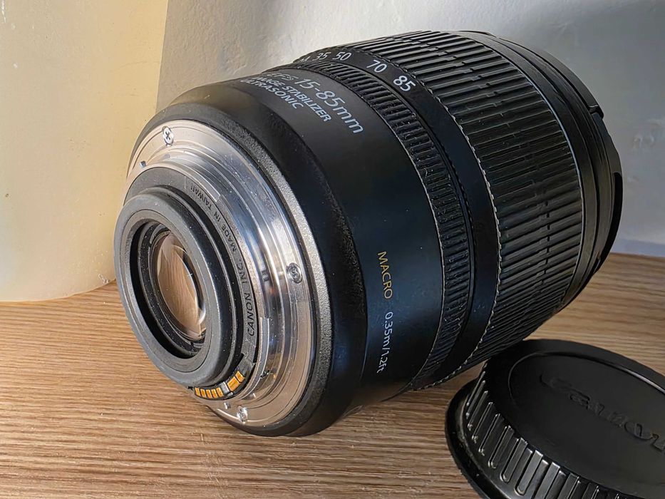 Обектив Canon ef-s 15-85 USM IS