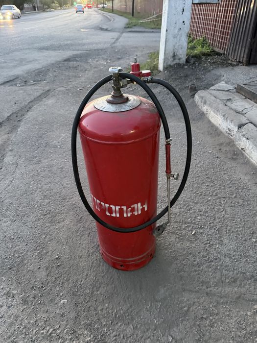 Продам газ балон с редуктором