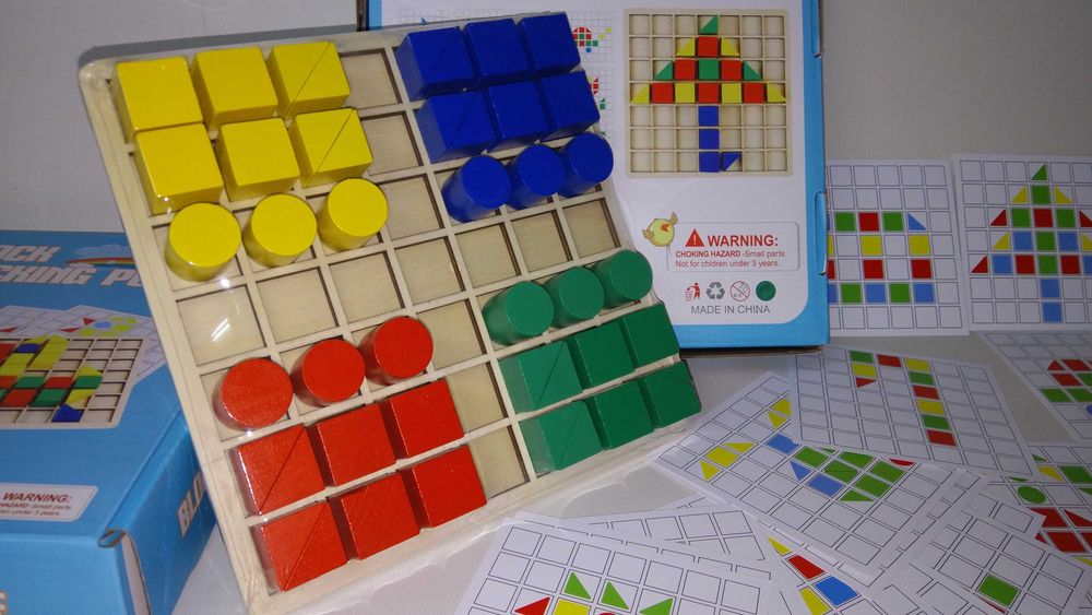 Дървена логическа мозайка, блокчета с табла и двустранни шаблони