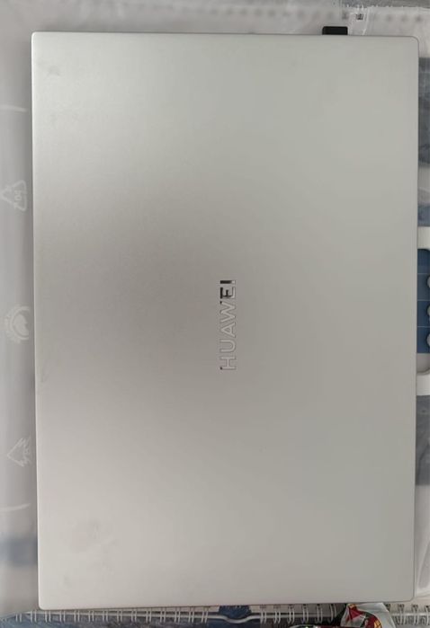 HUAWEl MateBook D 14