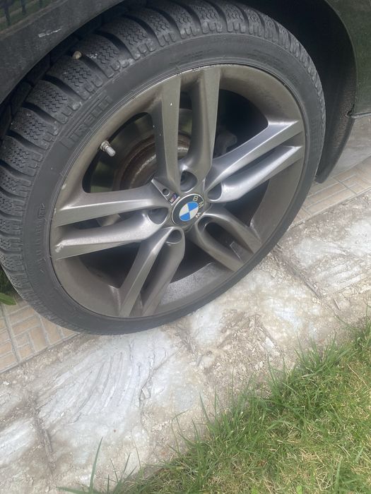 Vind doua anvelope pirelli  225 40 18 si o anvelopa 245 35 18 tot pirelli