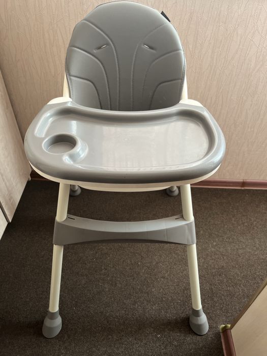 Продам детскии стол для кормления.