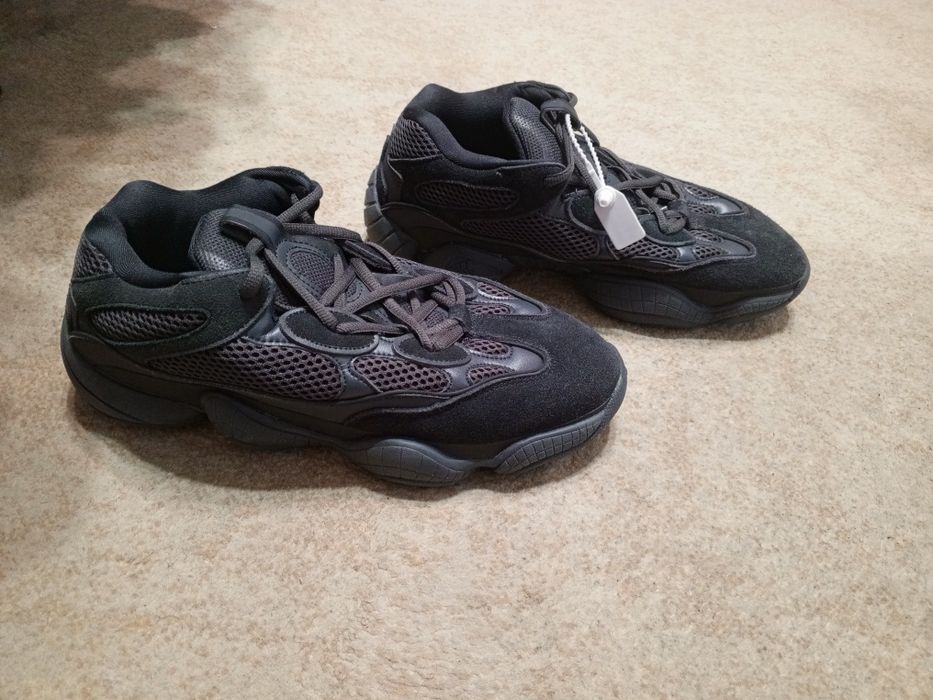 Новые кроссы Adidas Yeezy 500, 44-45 размер