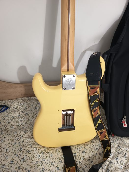 Fender player Stratocaster HSH