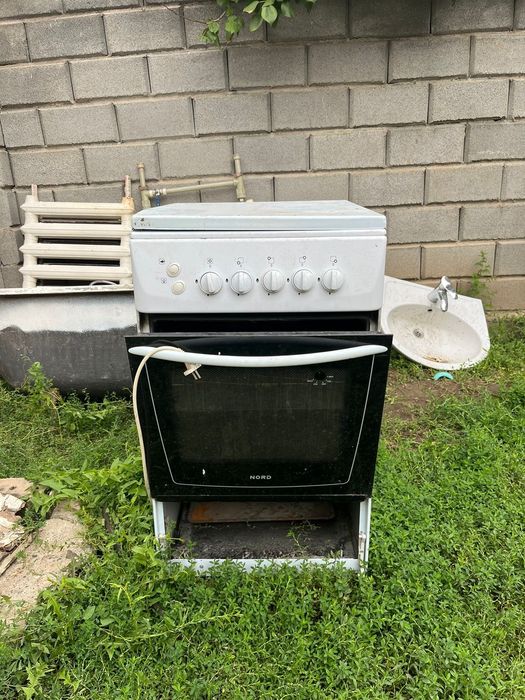 Духовка работает