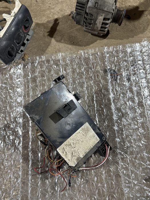 Renault Clio 1.5dci 2002 година  BSI UCH-N2 Комфорт Модул