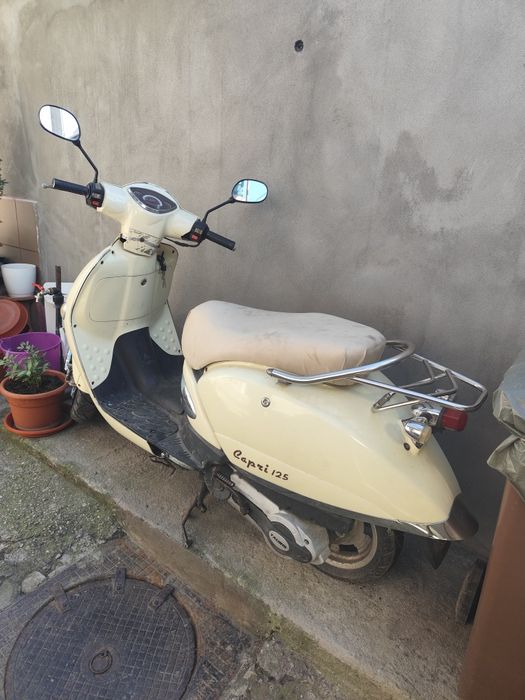 Scuter Capri 125 cm³