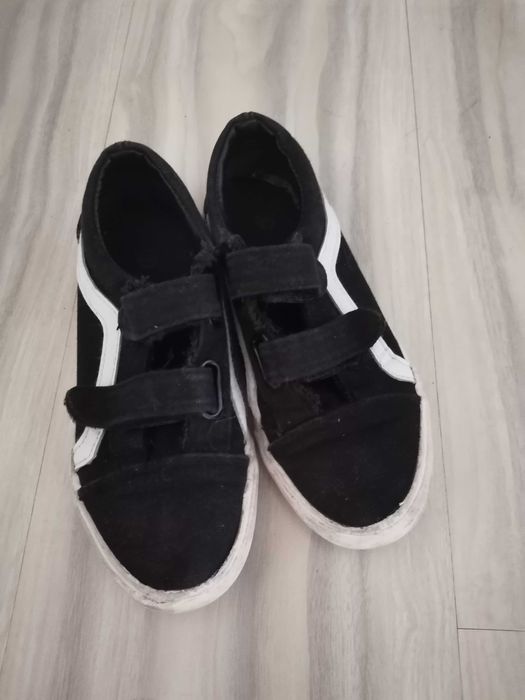 детски черни гуменки