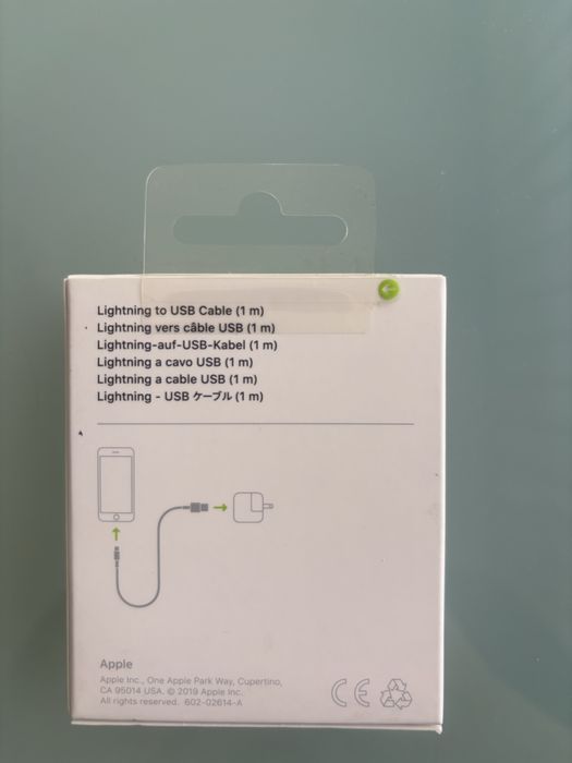 Apple кабел за зареждане USB Lightning