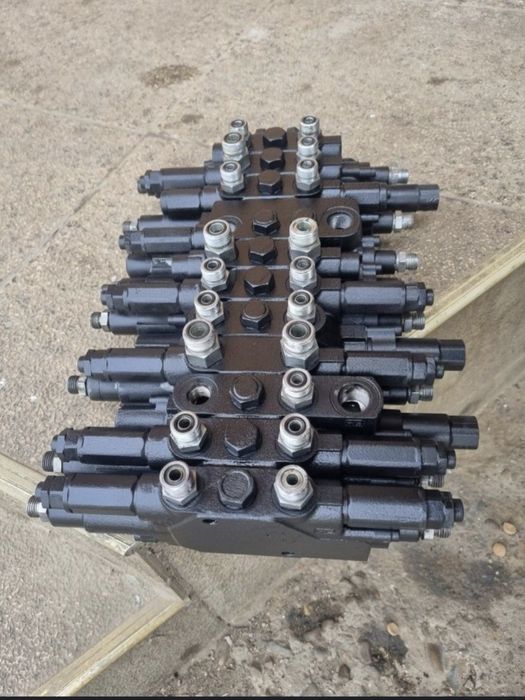 Distribuitor jcb 8030 8025