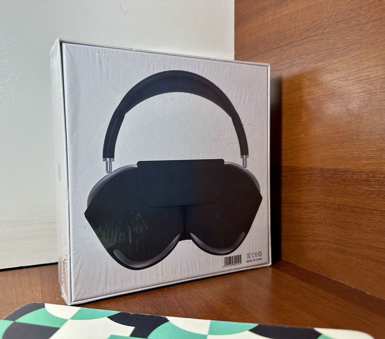 Airpods Max with SmartCase 2025