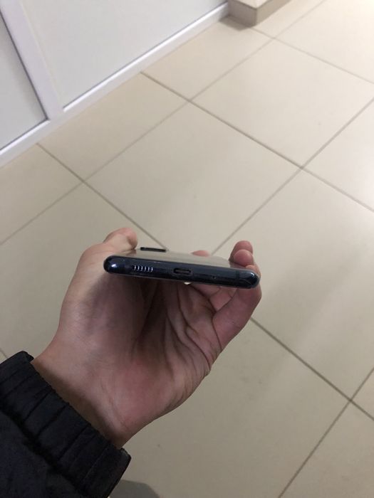 Продам Samsung S20FE идеал