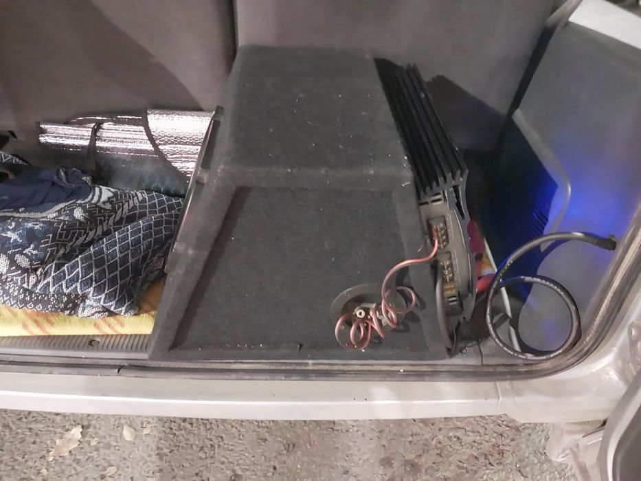 Сабуфер  в машину