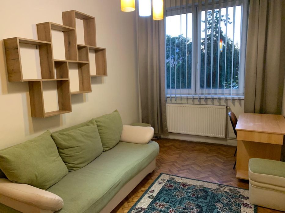 Inchiriez apartament in centru