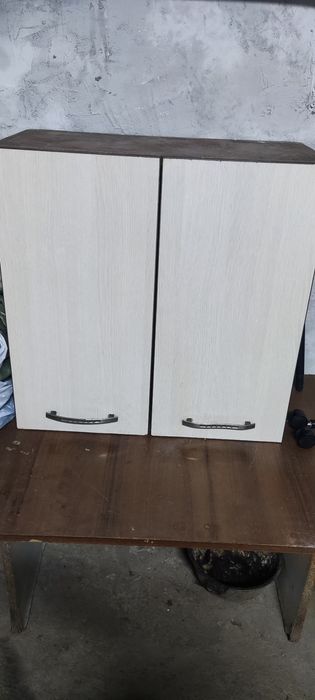 Шкафы  кухонные навесные продам