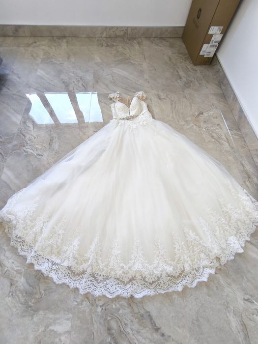 Rochie de mireasa+ voal