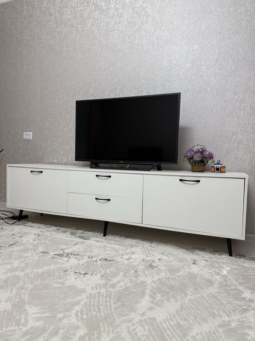 Продам тумбу под телевизор