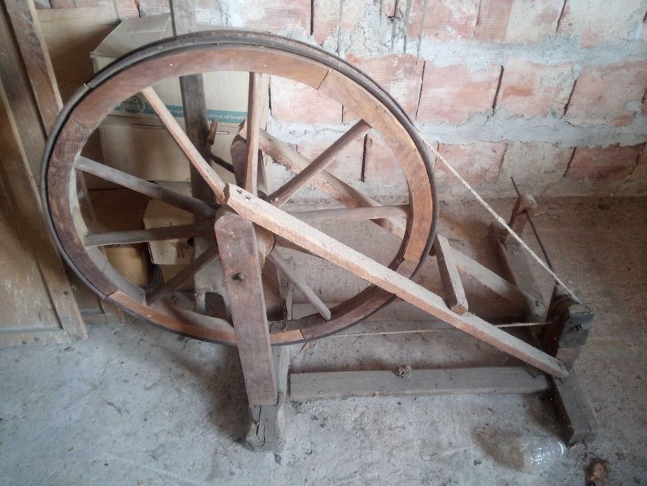 Antichitati, ceas, casa de marcat, telefoane, sifoane etc.
