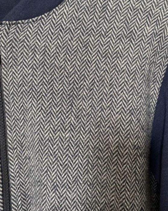 Продам свитер на полном замке