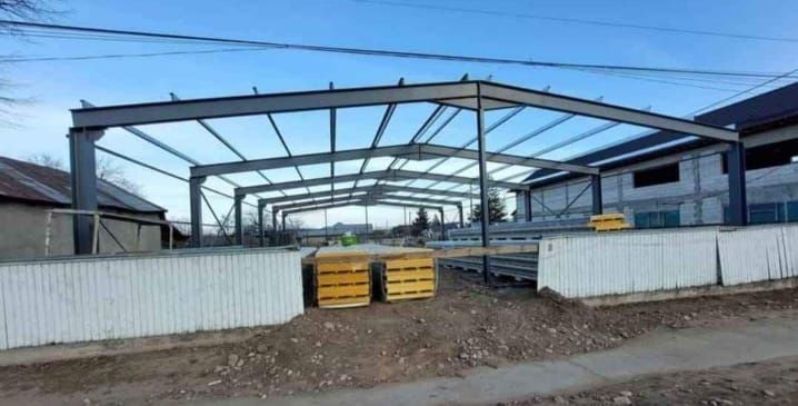 Vând hală metalică 10 X 20